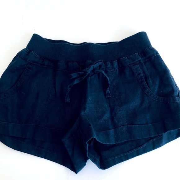 FOREVER 21 black shorts size S/P NWOT - Picture 1 of 13